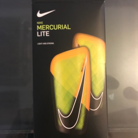 Soccer gear - Picture 5 of 7